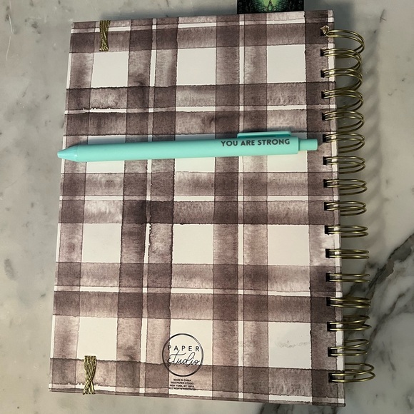 Plaid daily thoughts Journal with inspirational you are strong Pen - Picture 4 of 4
